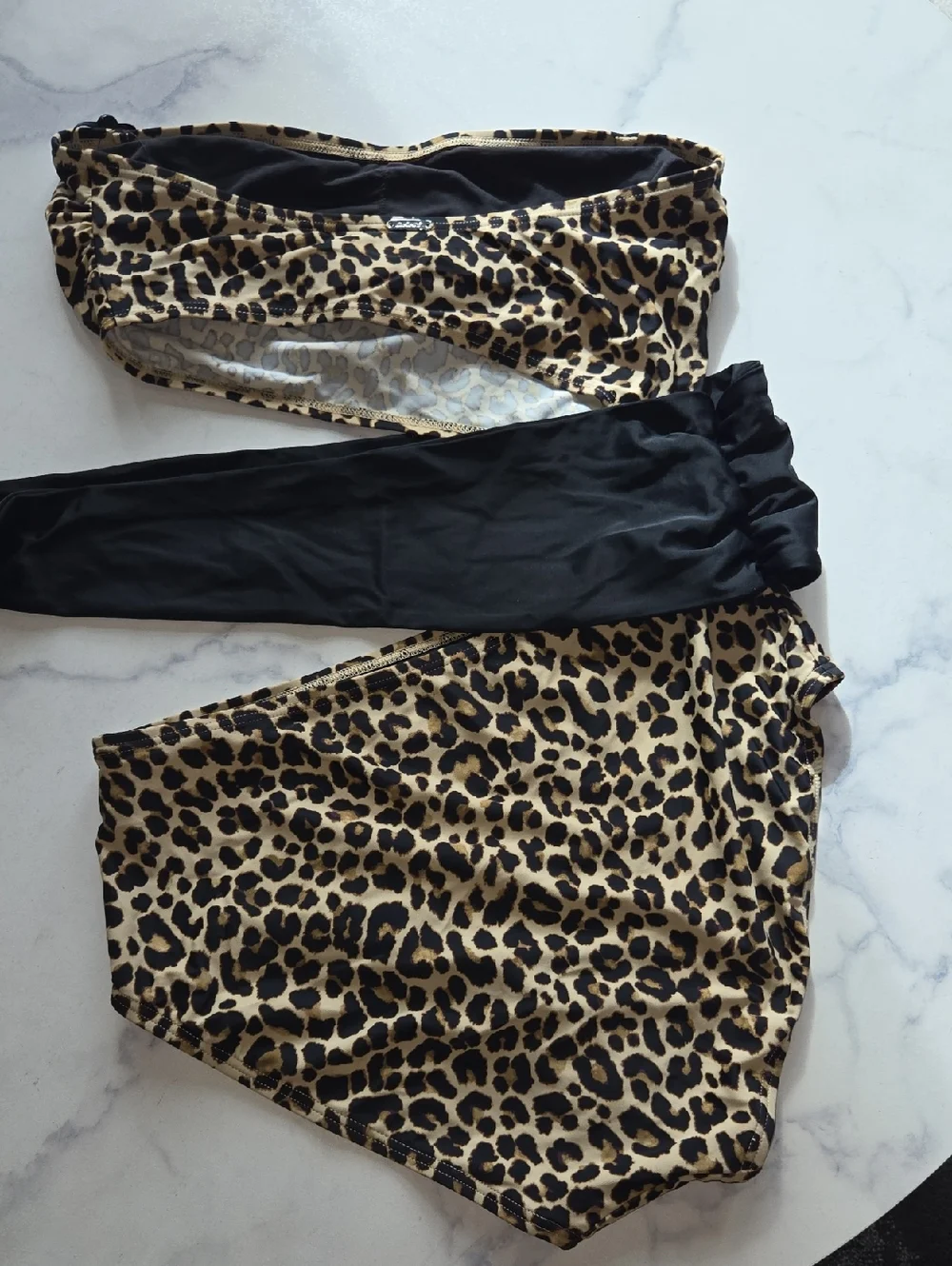 DKNY Animal Leopard Print Cut-Out Bandeau One-Piece Swimsuit Strapless Sz 10 NWT - Picture 5 of 8